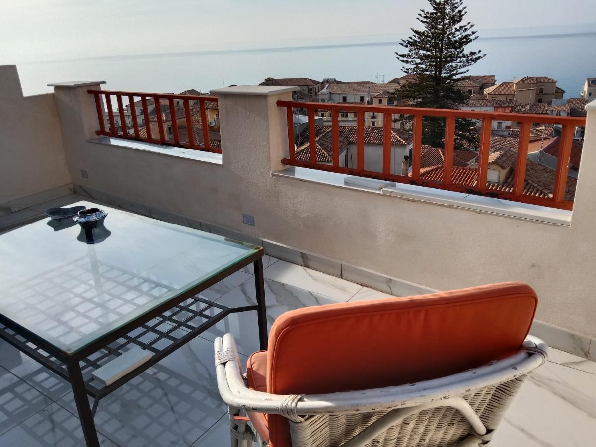 "Lo Studiolo" Apartment ピッツォ エクステリア 写真